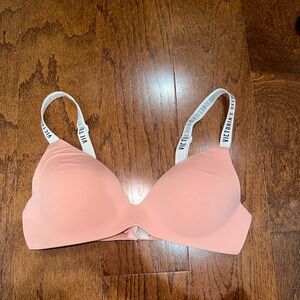 Victoria’s Secret lightly lined t-shirt bra